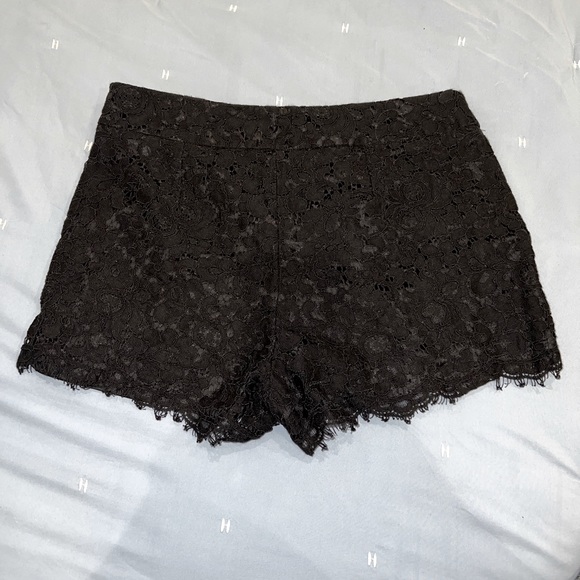 Express lace shorts - Picture 1 of 5